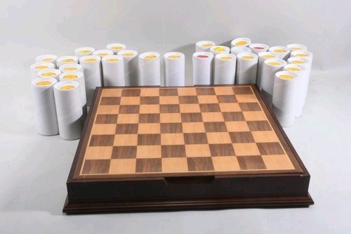 Schachspiel mit zinnfiguren - schachspiel,