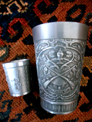 Zinn-Relief-Becher-Krug*Stampe