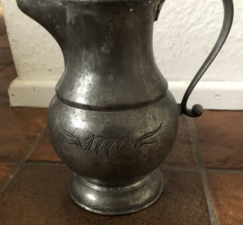 Zinnkanne mit henkel und - zinnkanne,