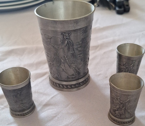 Zinnbecher mit mensch motiv - 4,